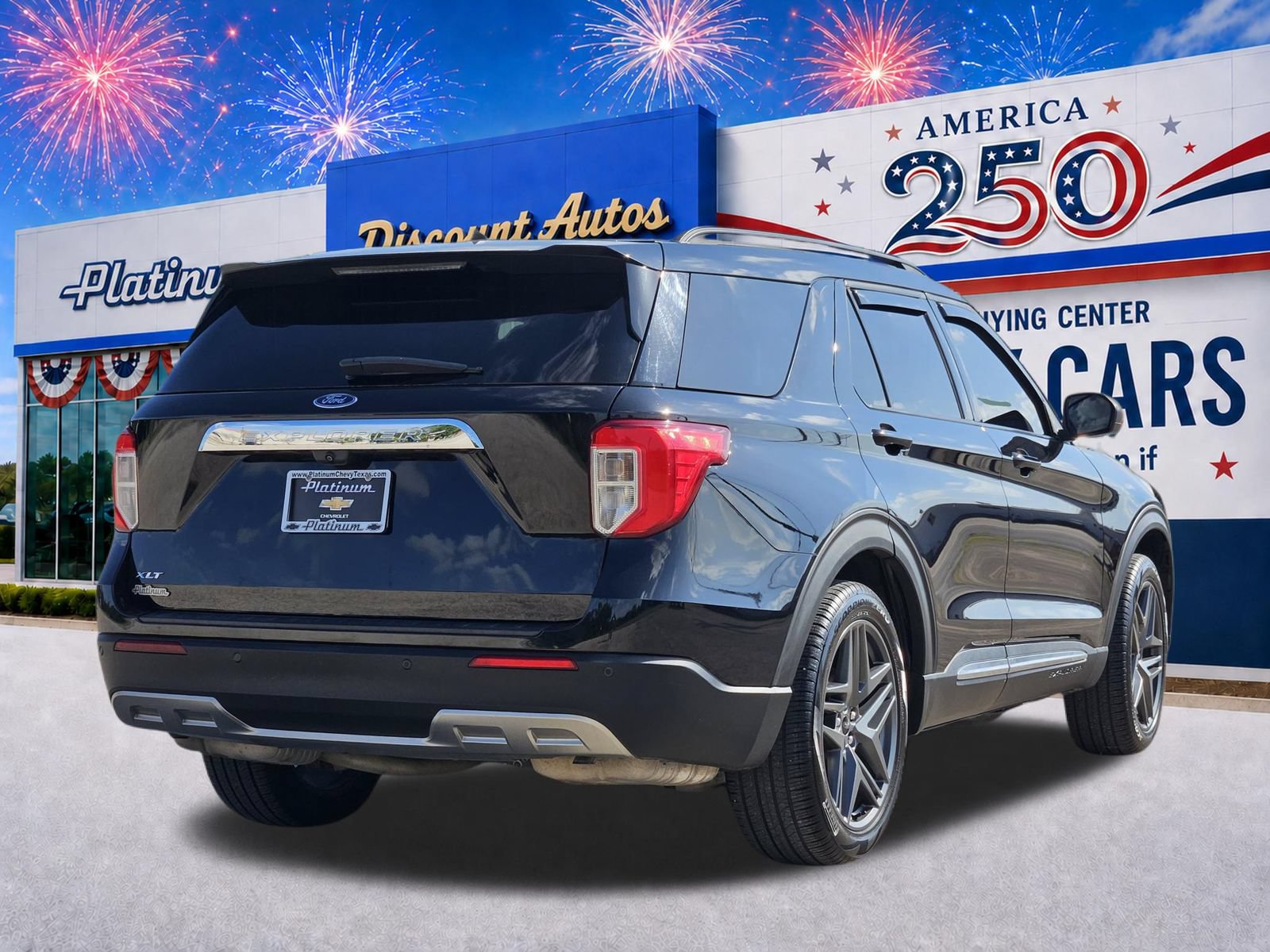 Used 2021 Ford Explorer XLT w/ Equipment Group 202A RWD image 5