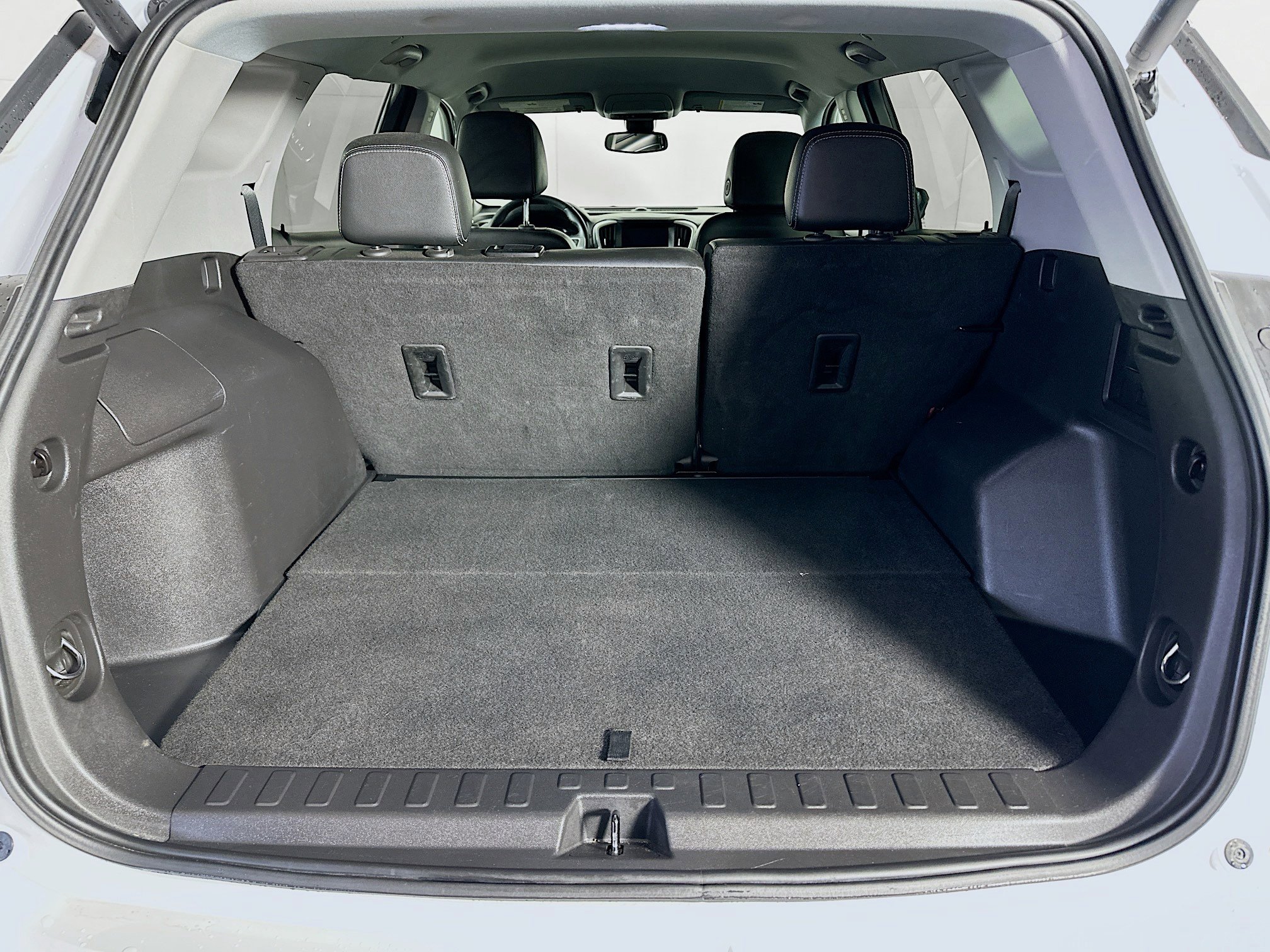 Used 2023 GMC Terrain SLT image 28