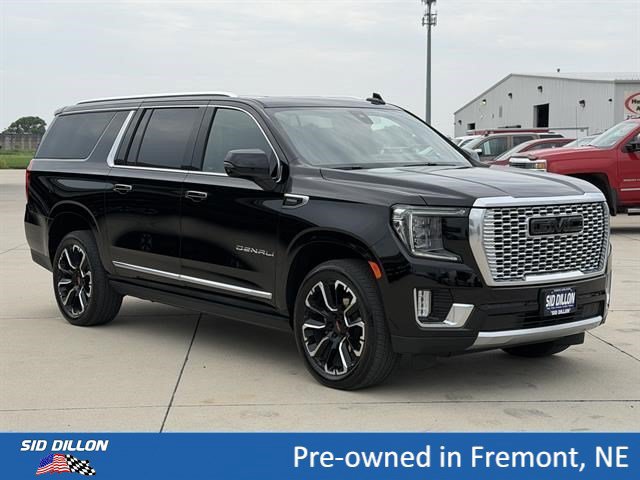 Certified 2022 GMC Yukon XL Denali w/ Denali Premium Package AWD/4WD image 2