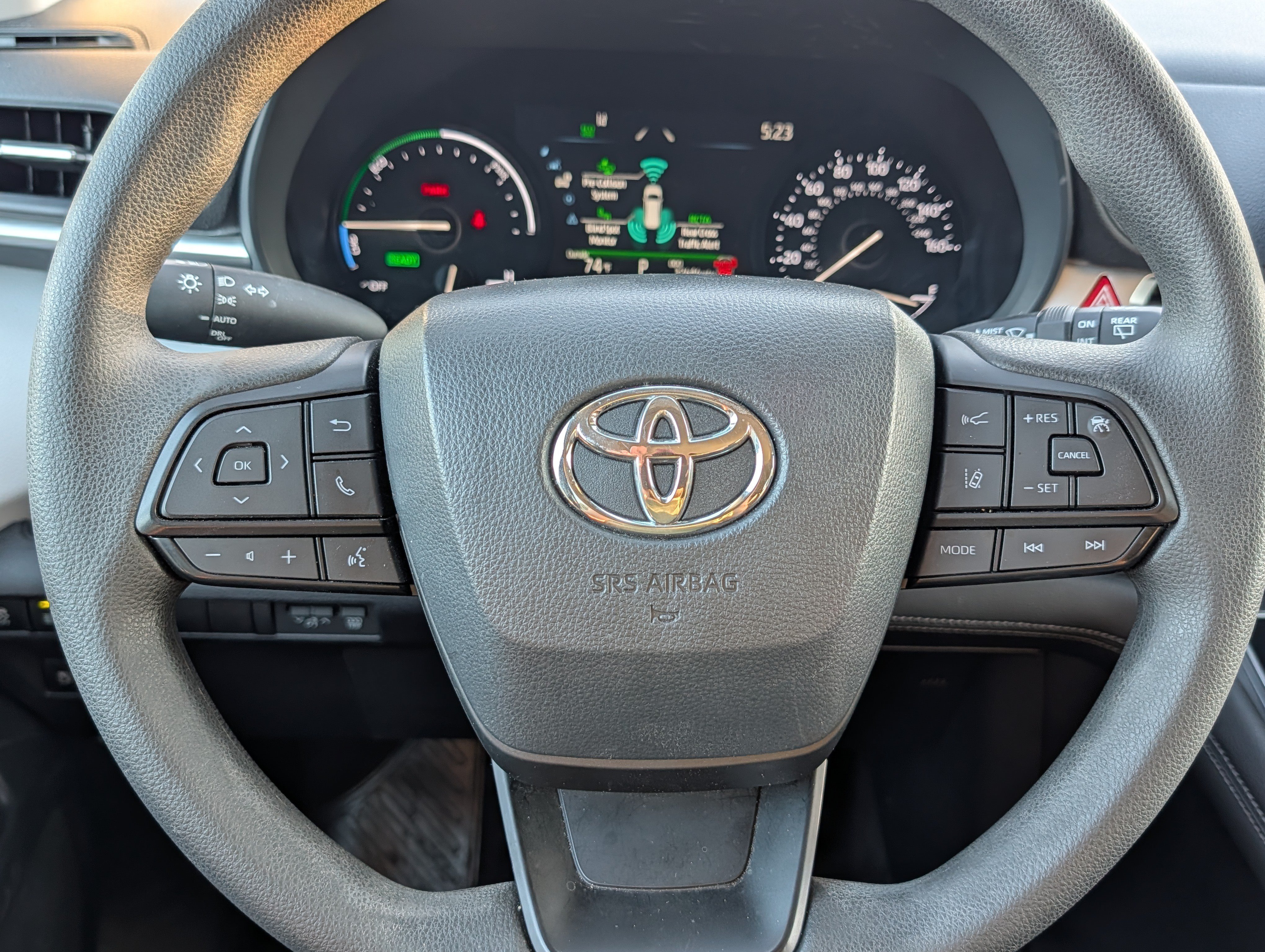 Used 2025 Toyota Sienna LE FWD image 25