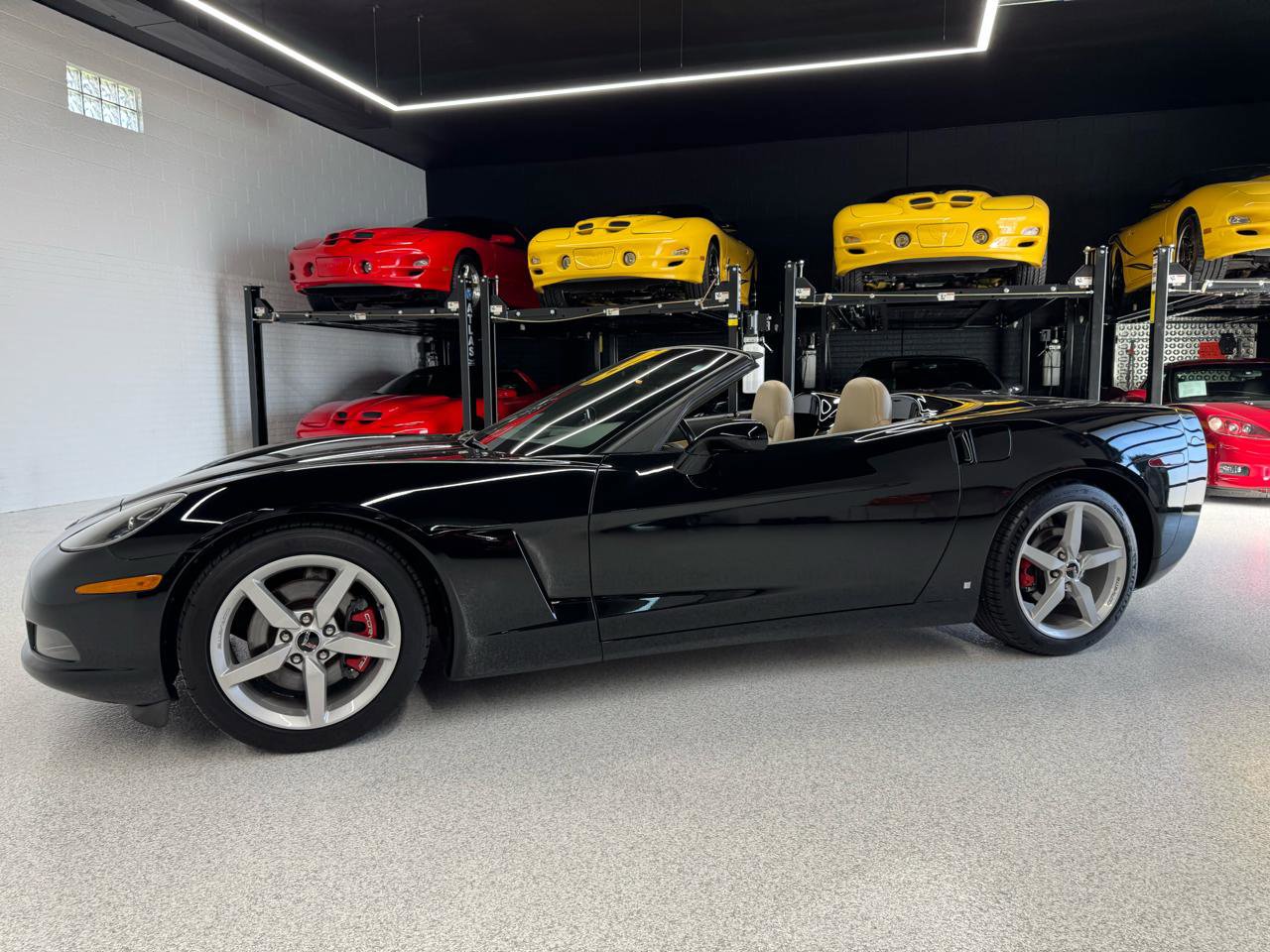 Used 2006 Chevrolet Corvette Convertible w/ Preferred Equipment Group RWD image 7