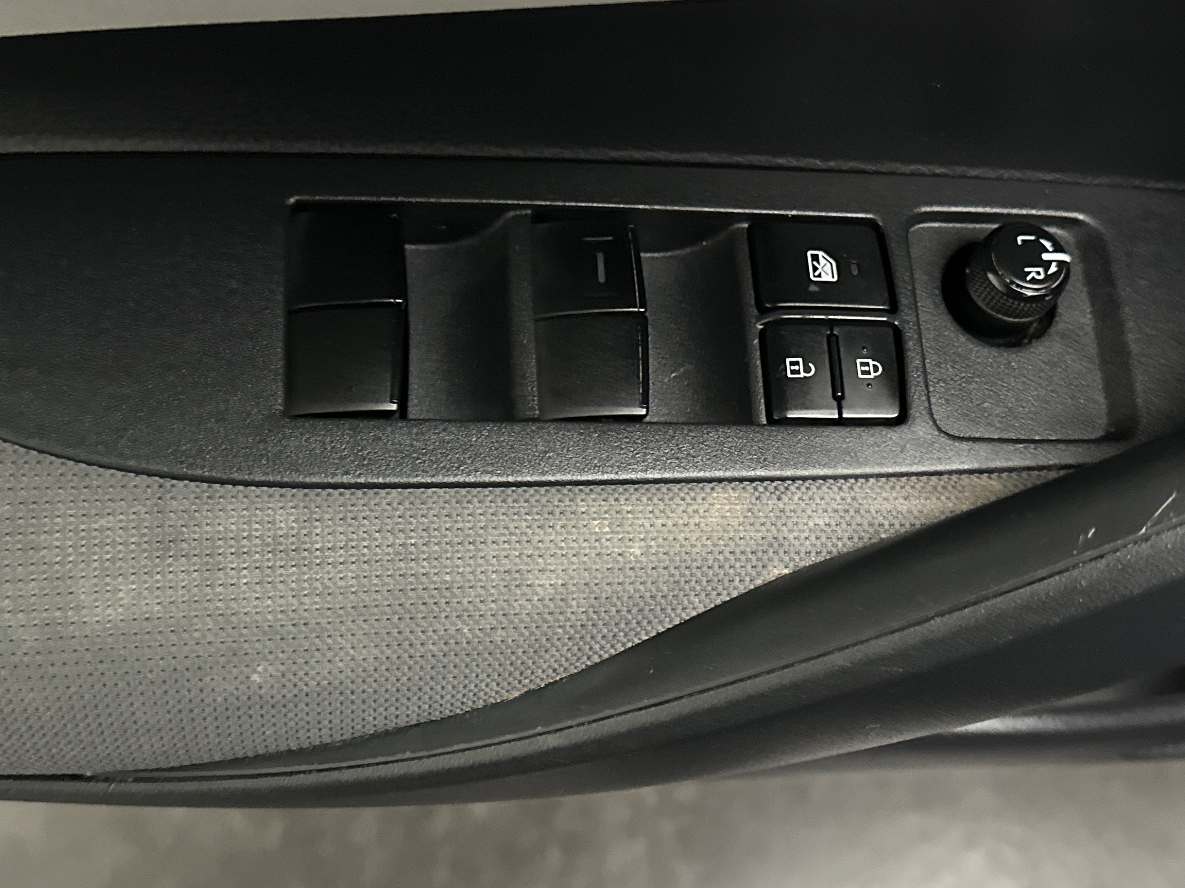 Used 2021 Toyota Corolla LE image 16