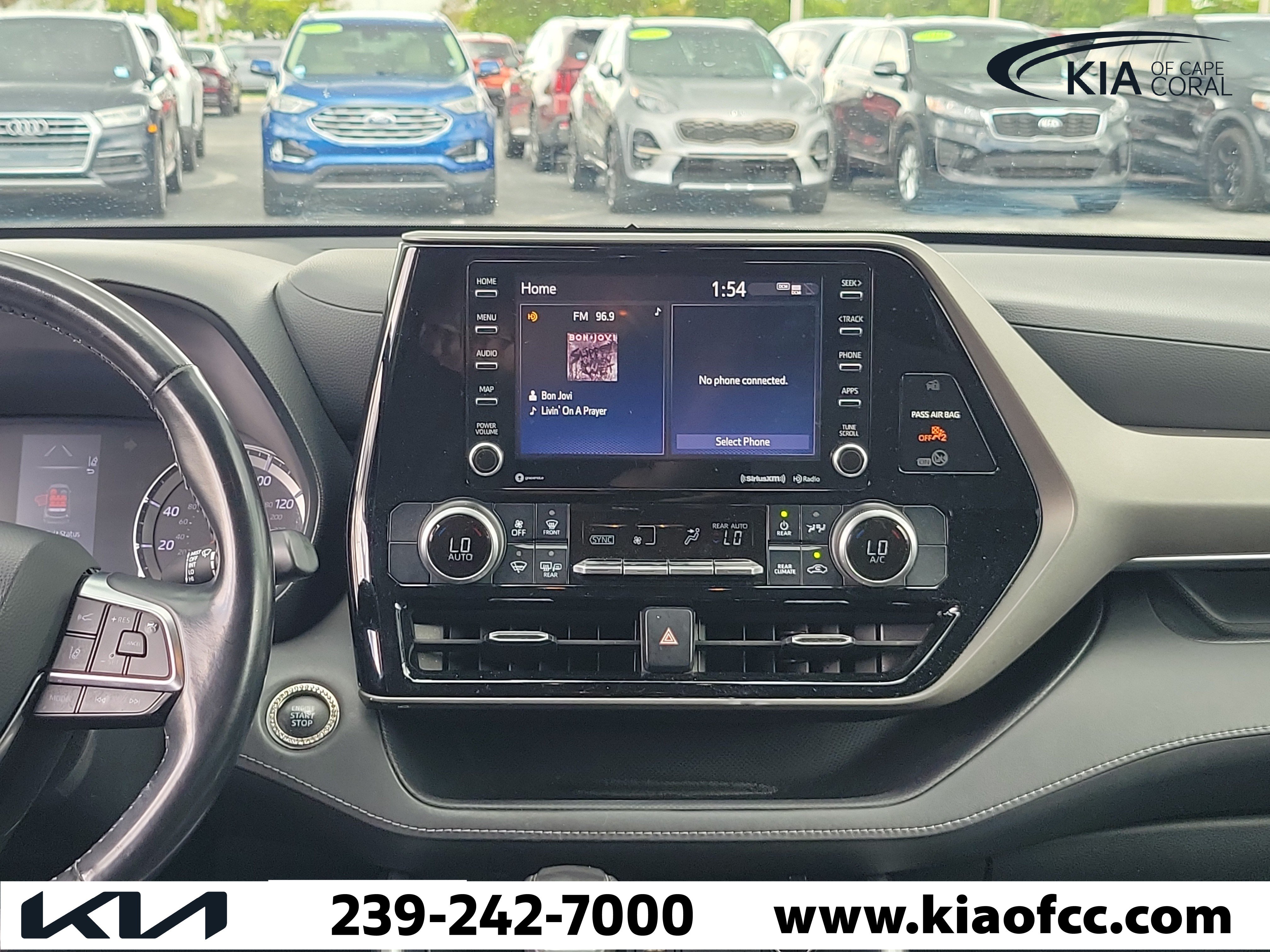 Used 2021 Toyota Highlander LE FWD image 19