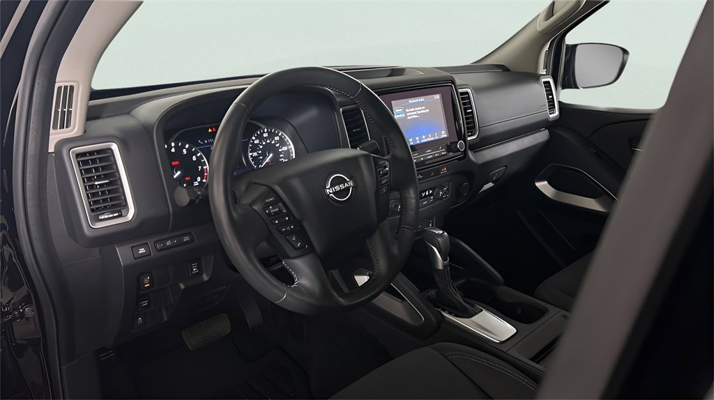 Used 2024 Nissan Frontier SV w/ Technology Package image 11