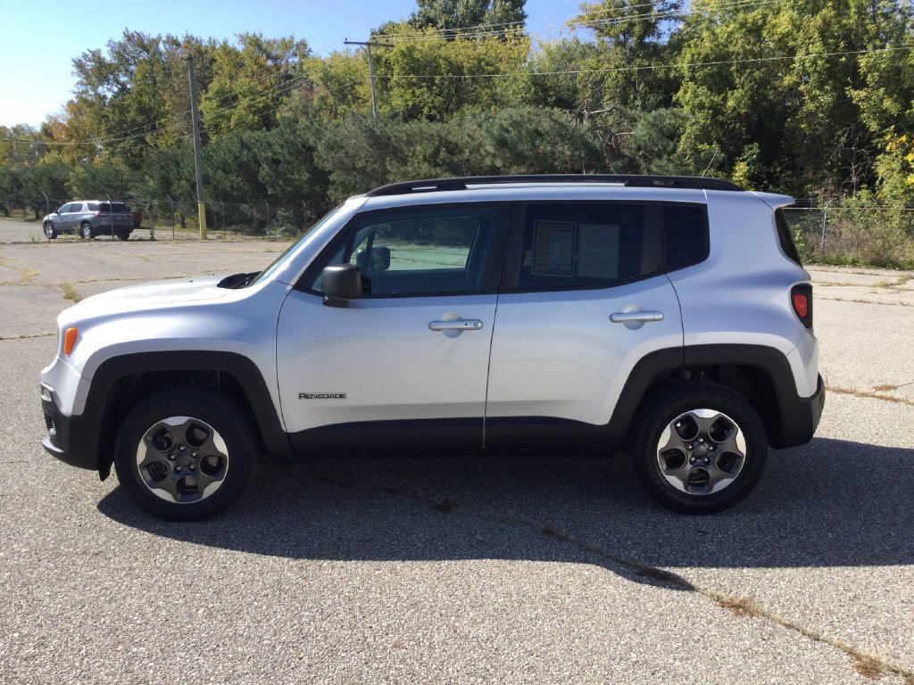 Used 2016 Jeep Renegade Sport w/ Power & Air Group AWD/4WD image 4