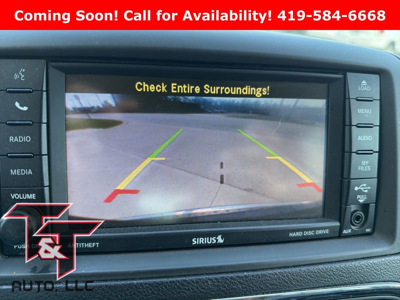 Used 2015 Chrysler Town & Country Touring image 12