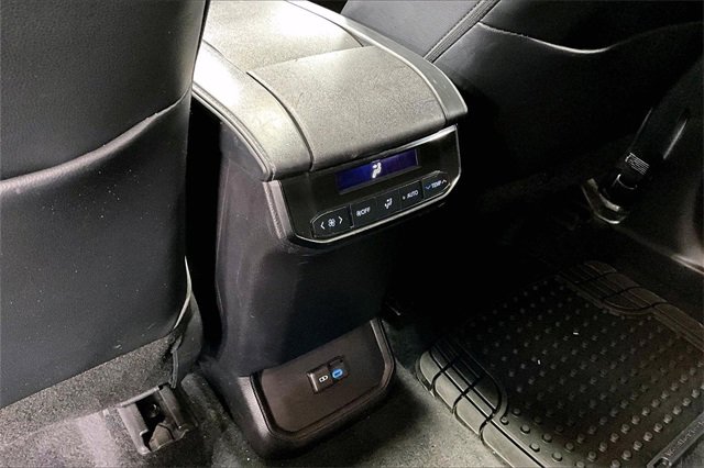 Used 2022 Toyota Highlander XLE image 12