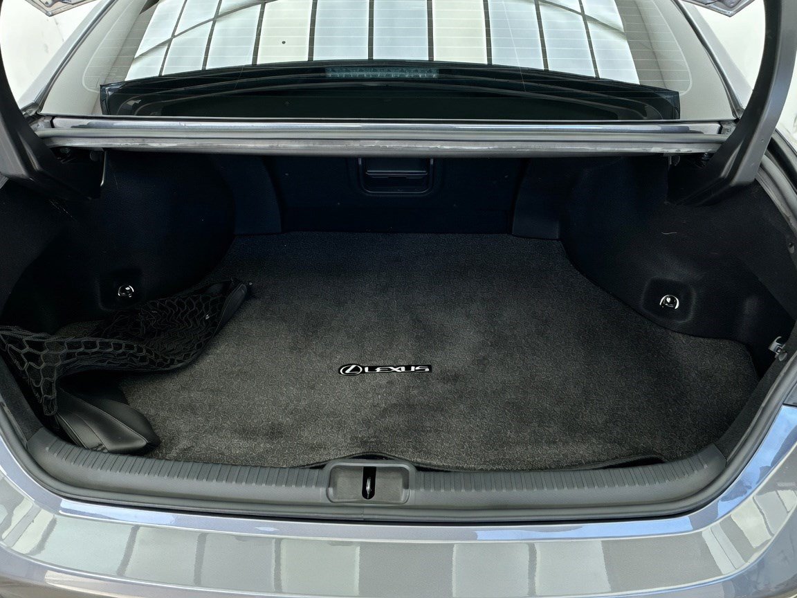 Used 2020 Lexus ES 300h w/ Premium Package FWD image 18