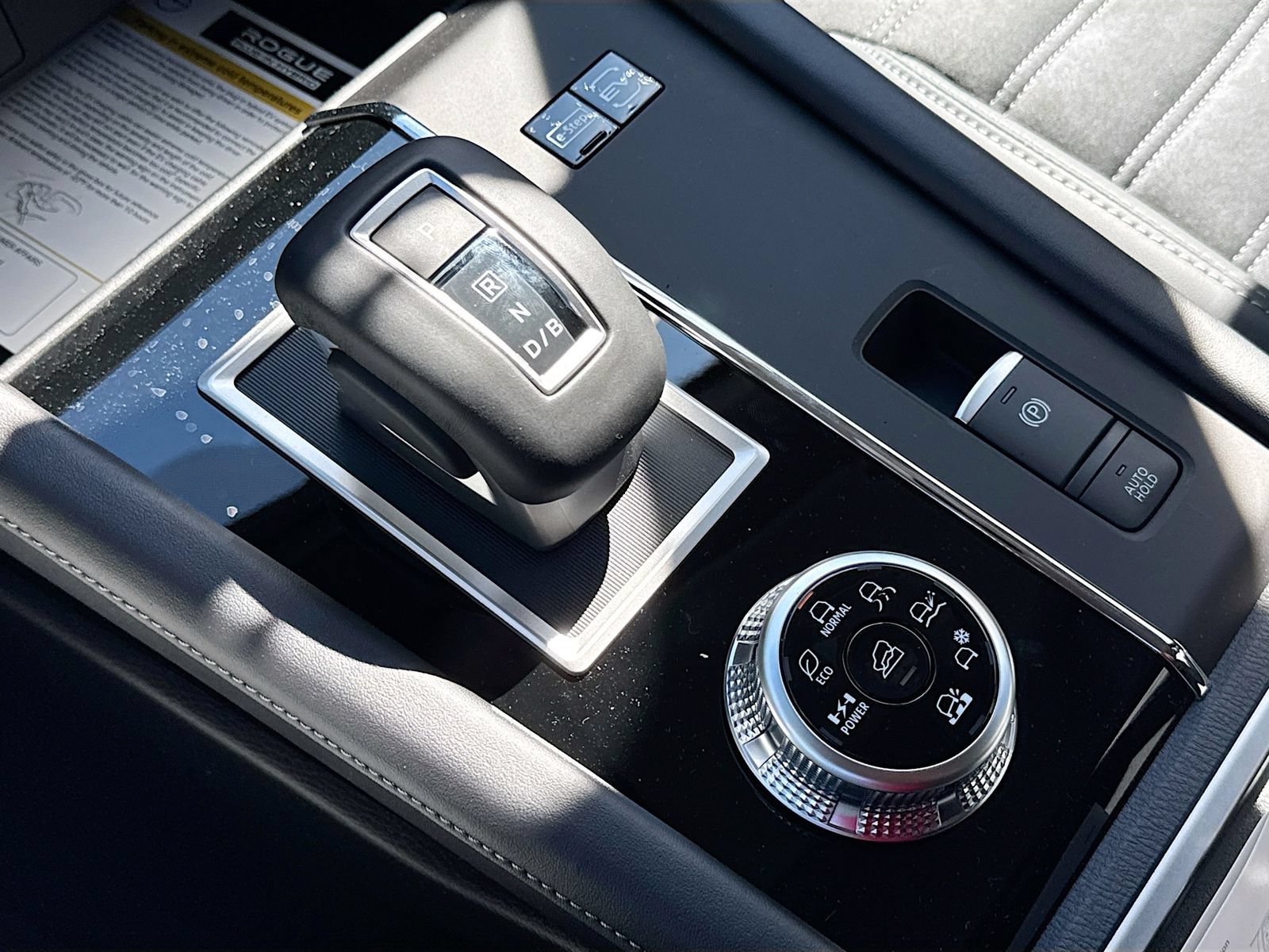 New 2026 Nissan Rogue SL AWD/4WD image 17