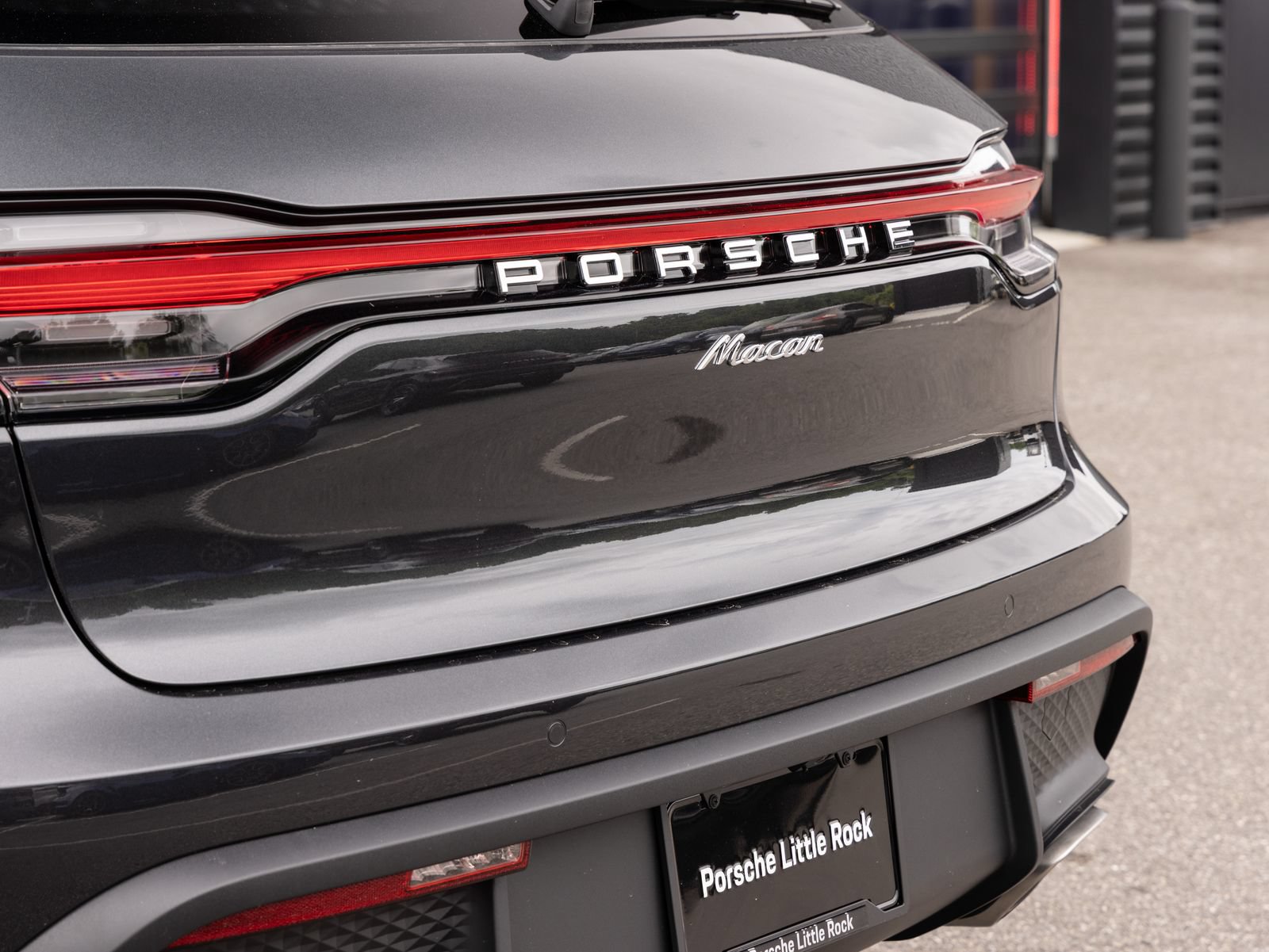Certified 2026 Porsche Macan AWD/4WD image 12