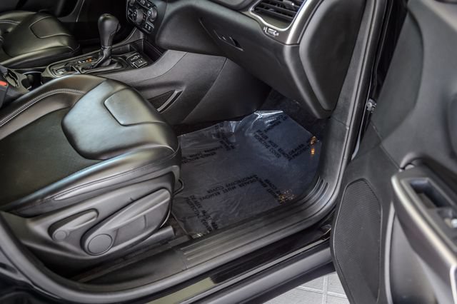 Used 2019 Jeep Cherokee Latitude Plus FWD image 46