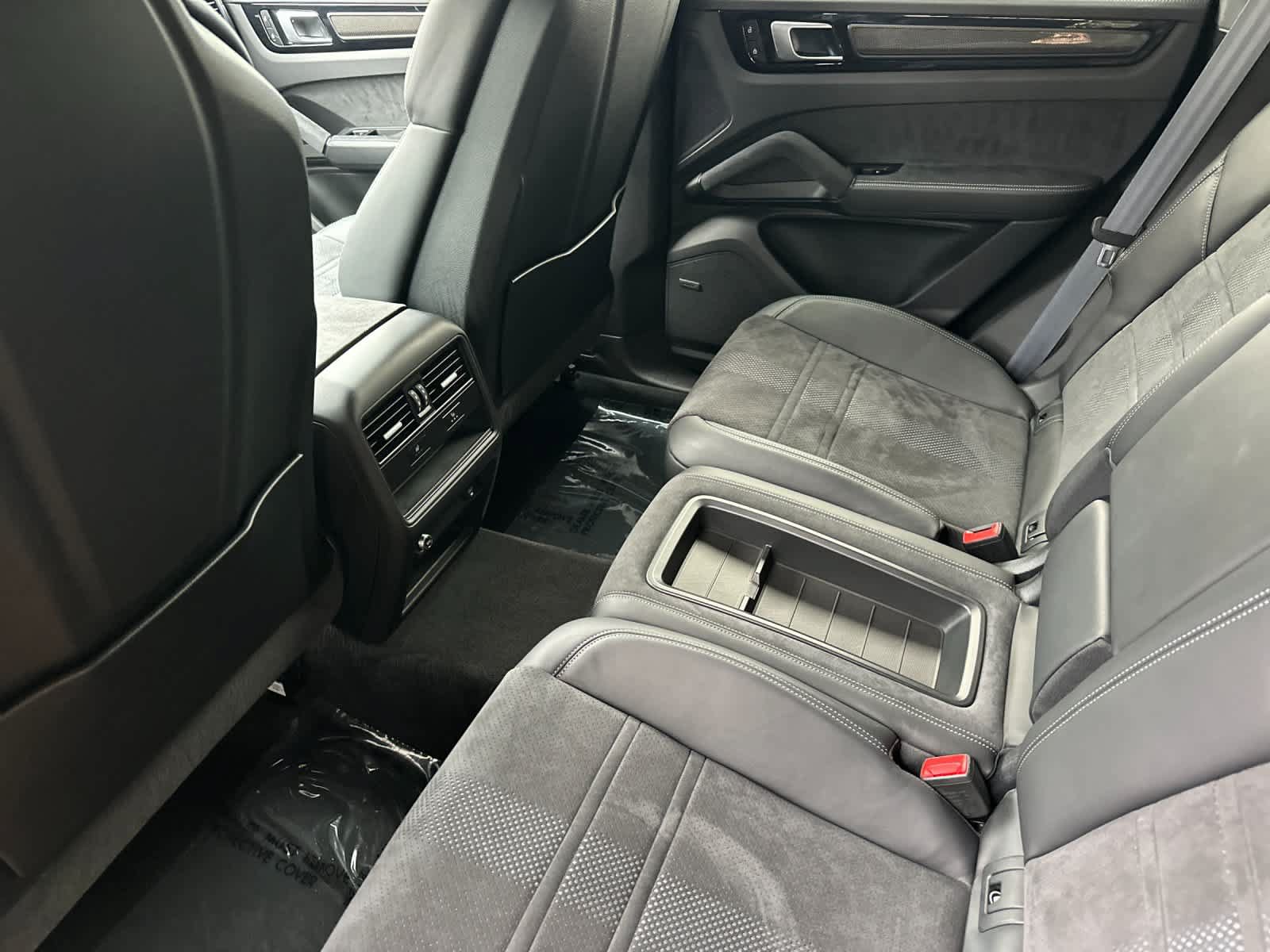Certified 2022 Porsche Cayenne Turbo GT AWD/4WD image 13