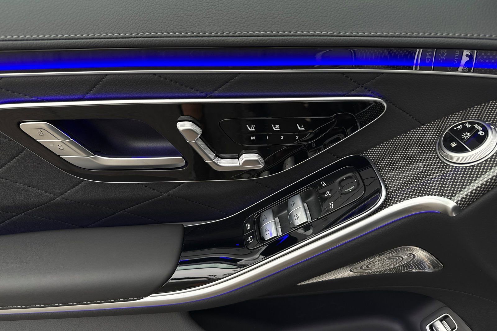 New 2025 Mercedes-Benz S 580 4MATIC Sedan image 23