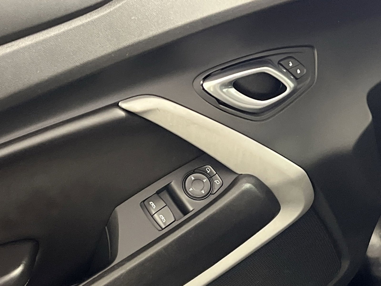 Used 2018 Chevrolet Camaro SS image 15