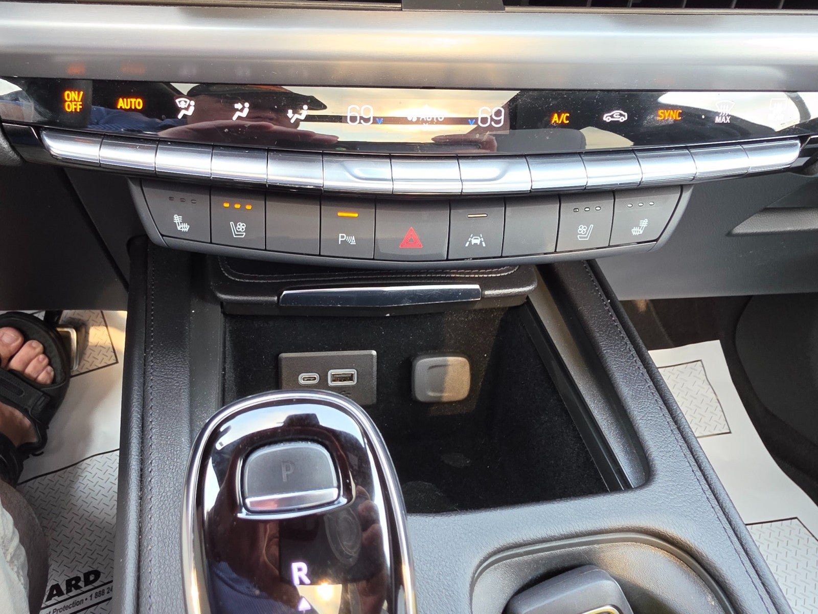 Used 2024 Cadillac XT4 Sport AWD/4WD image 46