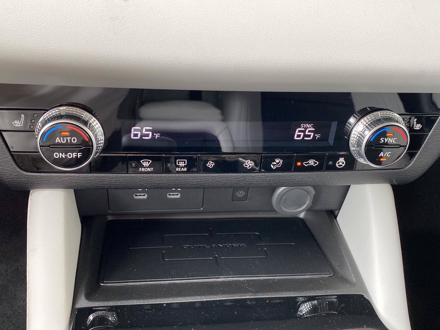 New 2026 Mitsubishi Outlander SE FWD image 24