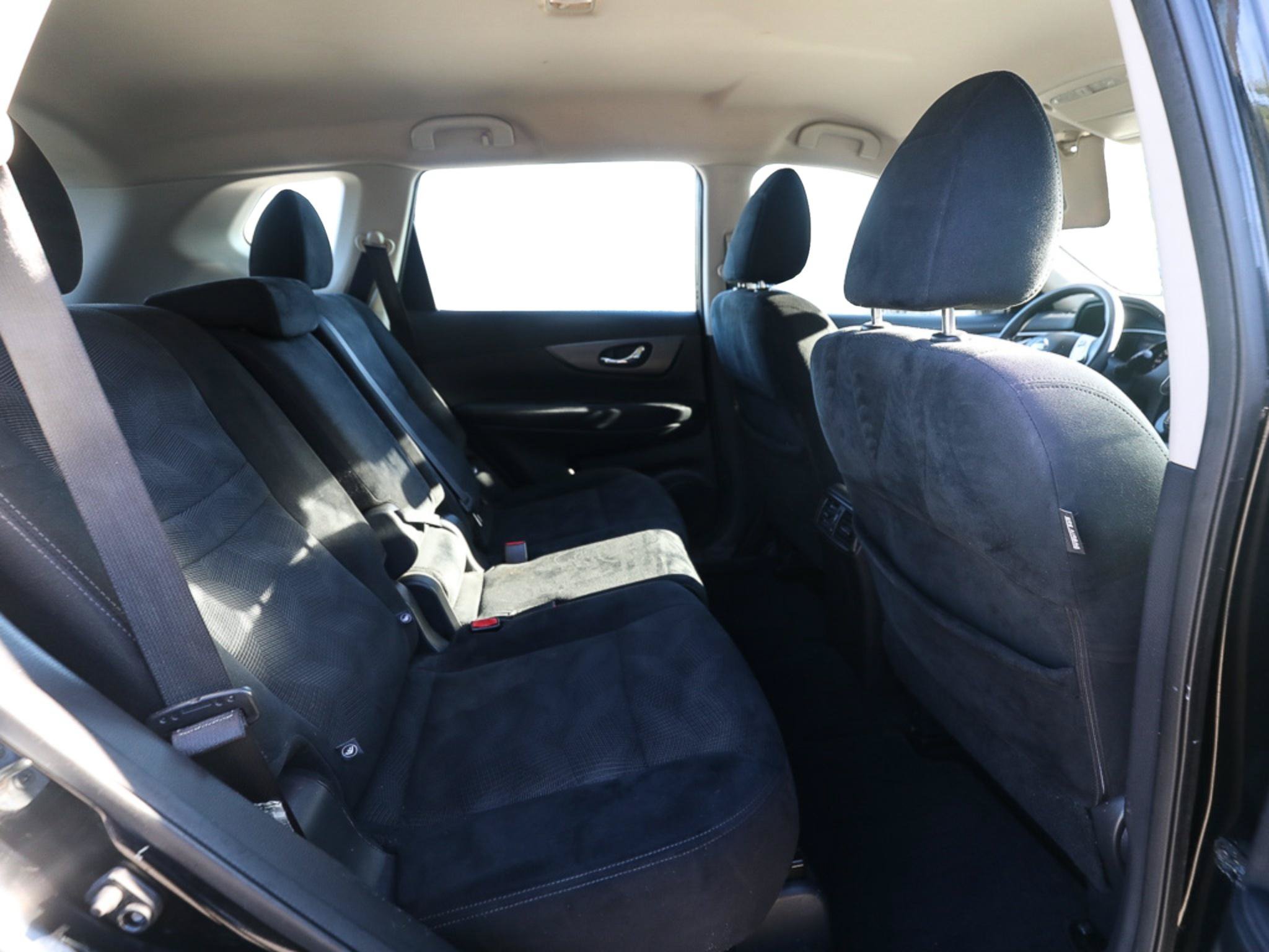 Used 2016 Nissan Rogue S FWD image 22