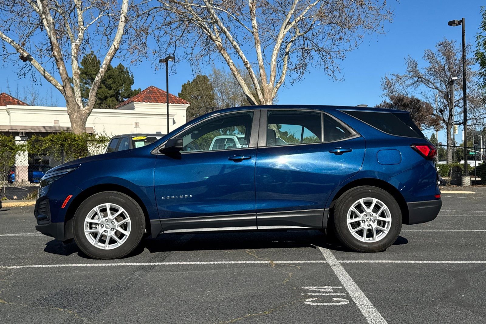 Used 2023 Chevrolet Equinox LS image 8