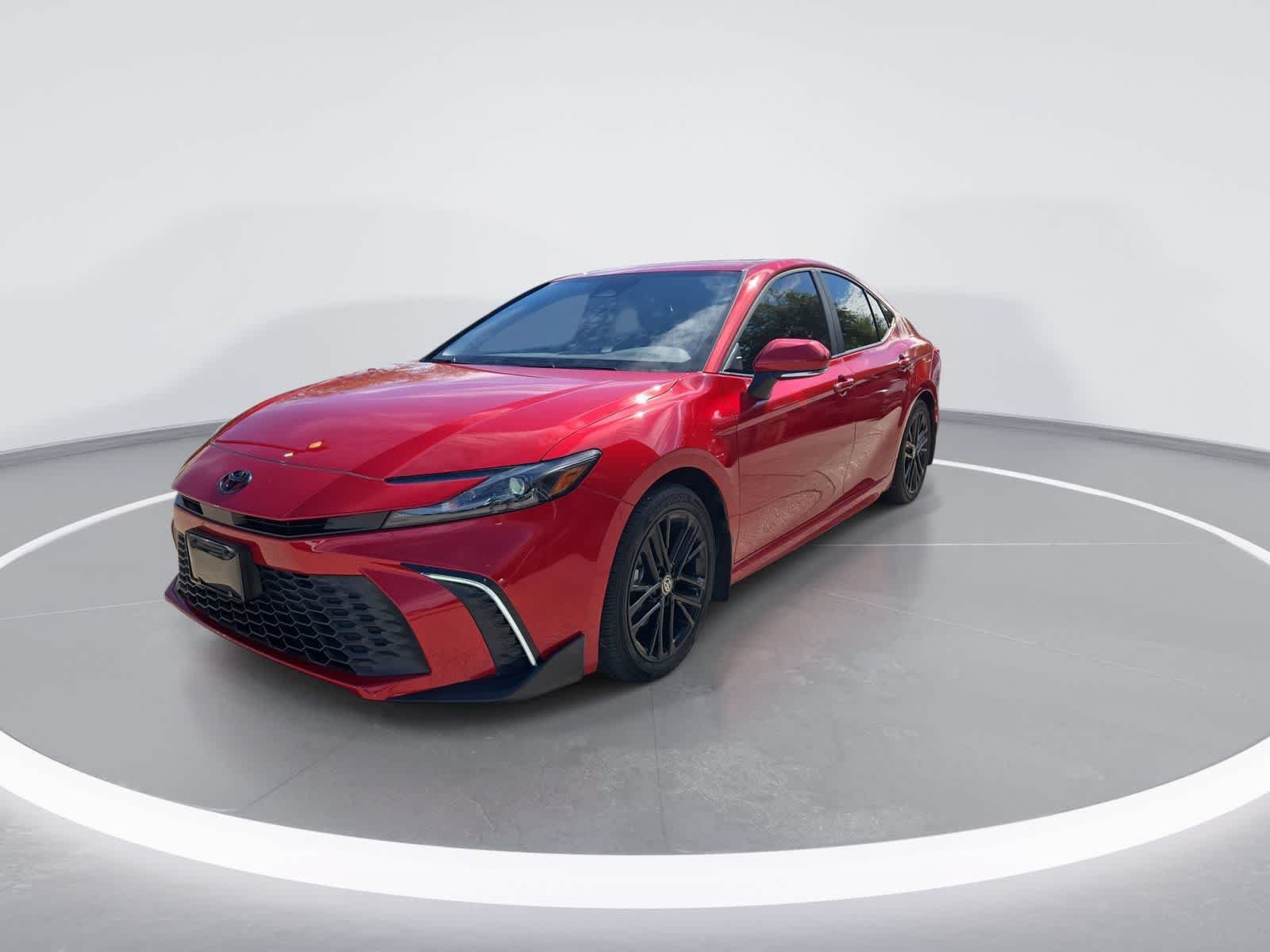 Used 2025 Toyota Camry SE w/ Convenience Package FWD image 4