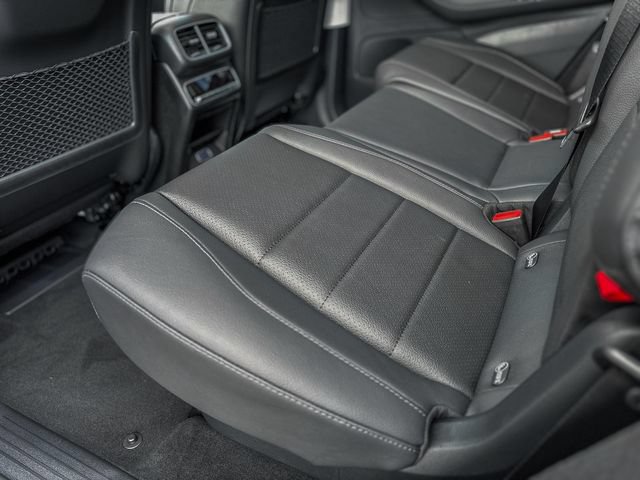 New 2026 Mercedes-Benz GLS 450 4MATIC image 32