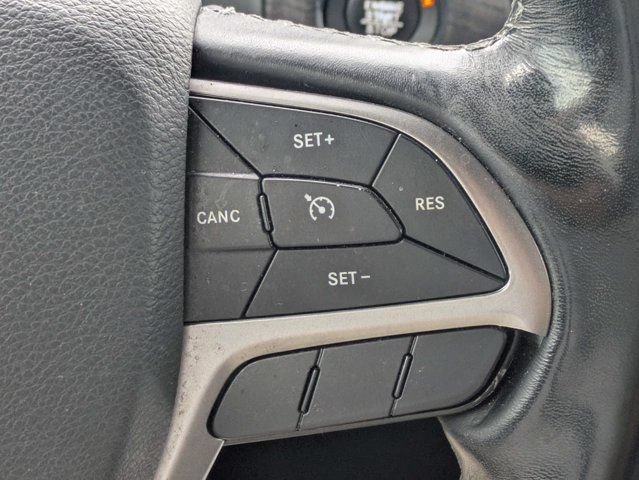 Used 2020 Jeep Grand Cherokee Overland RWD image 28