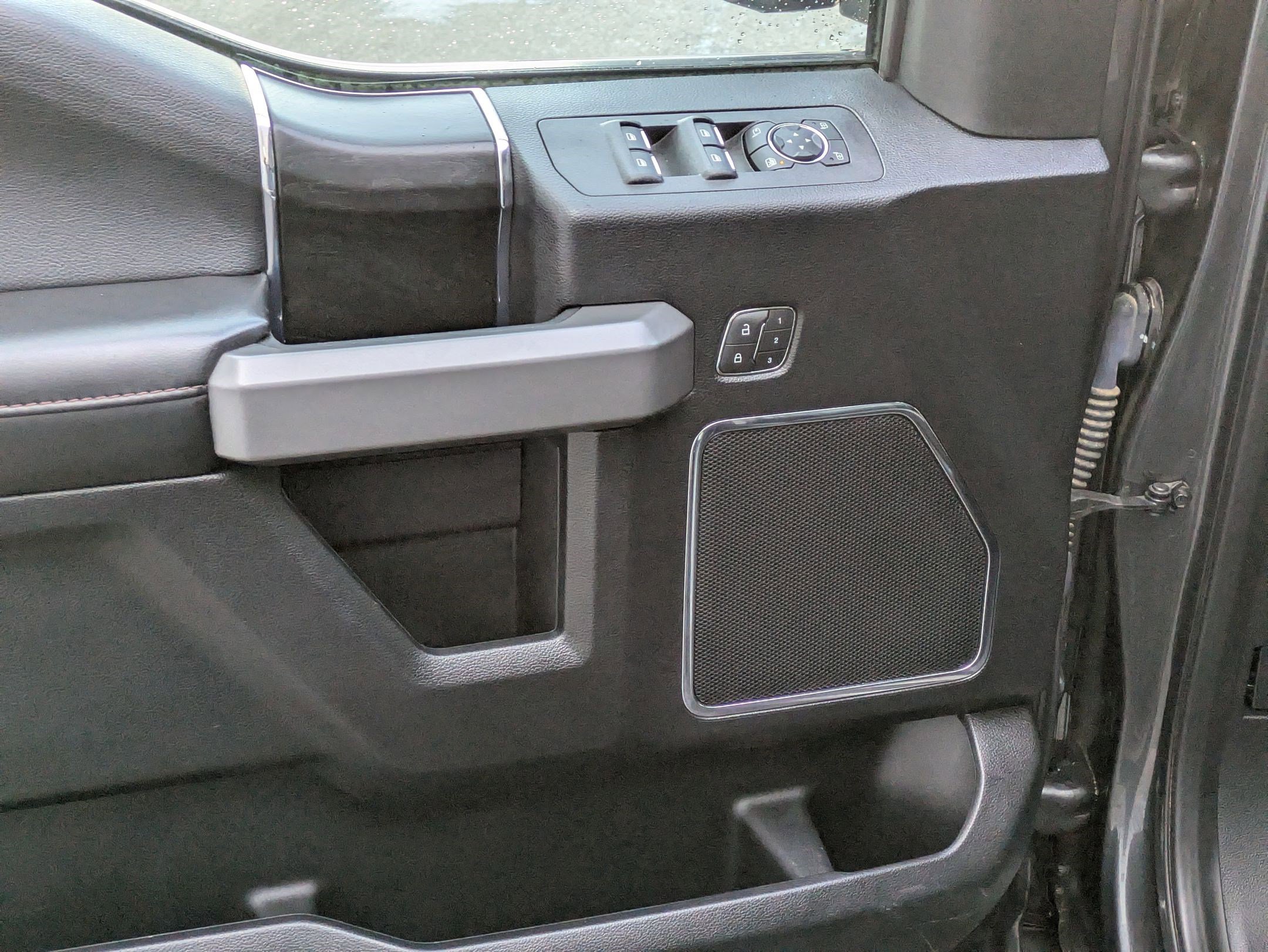 Used 2019 Ford F150 Platinum w/ Equipment Group 701A Luxury image 14