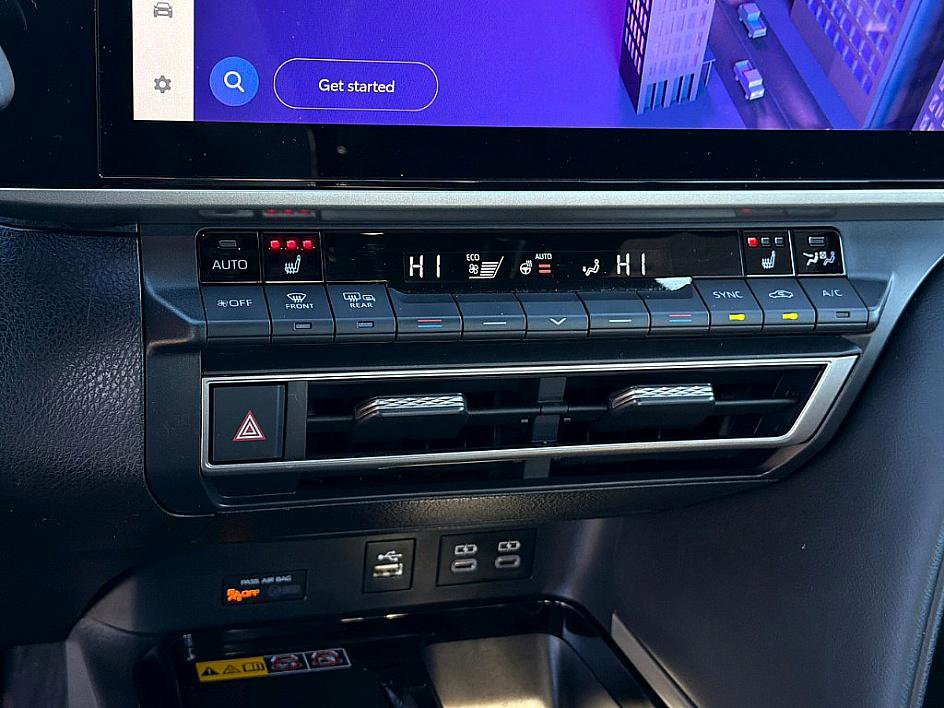 Used 2025 Toyota Camry XSE image 13