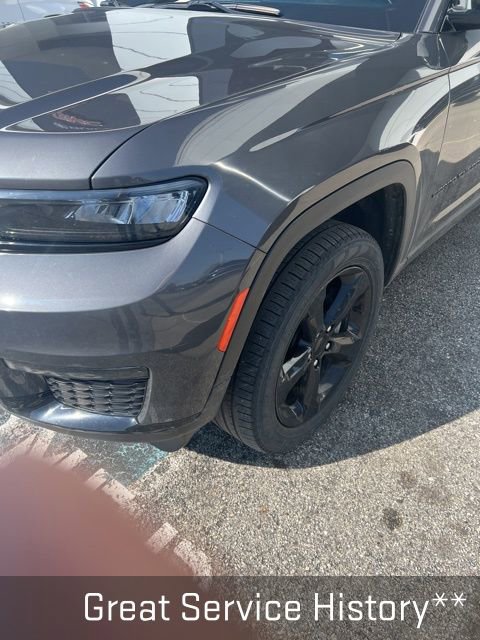 Used 2023 Jeep Grand Cherokee L Limited w/ Black Appearance Package image 3