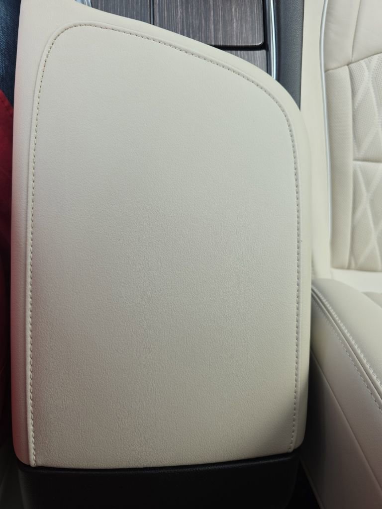 Used 2023 Buick Enclave Avenir FWD image 25