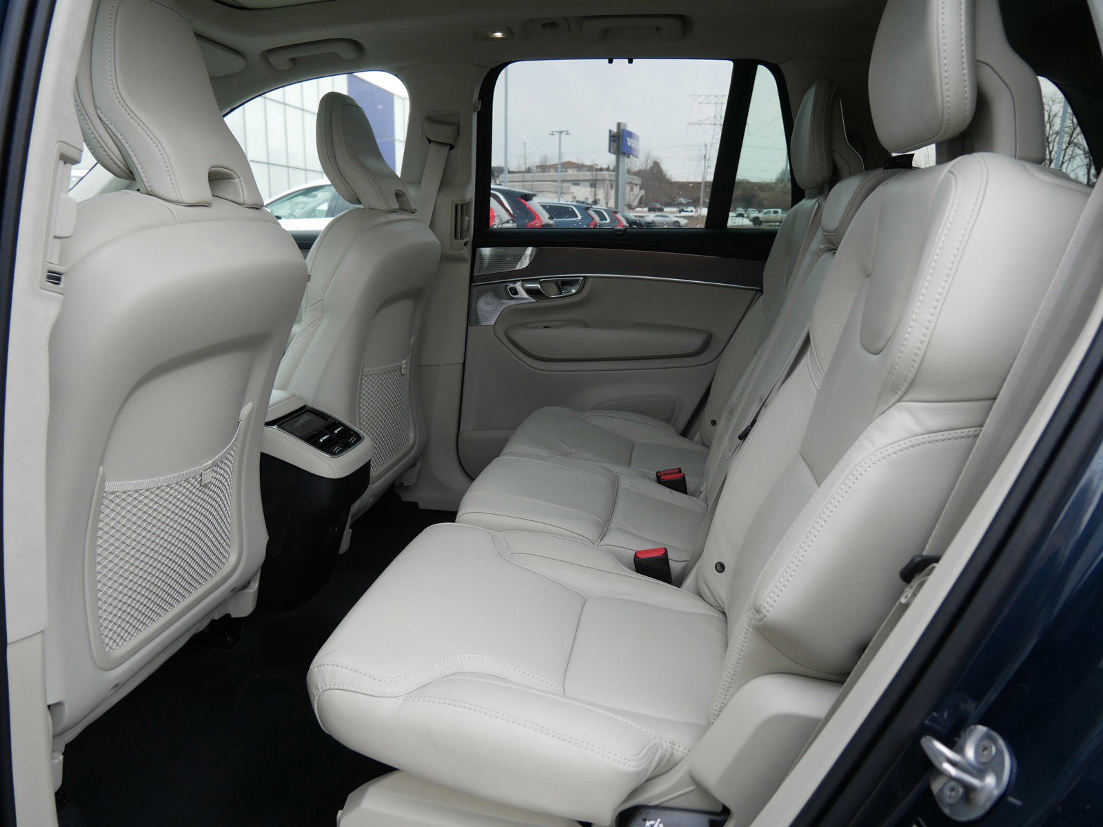New 2026 Volvo XC90 B6 Ultra w/ Lounge Package image 6