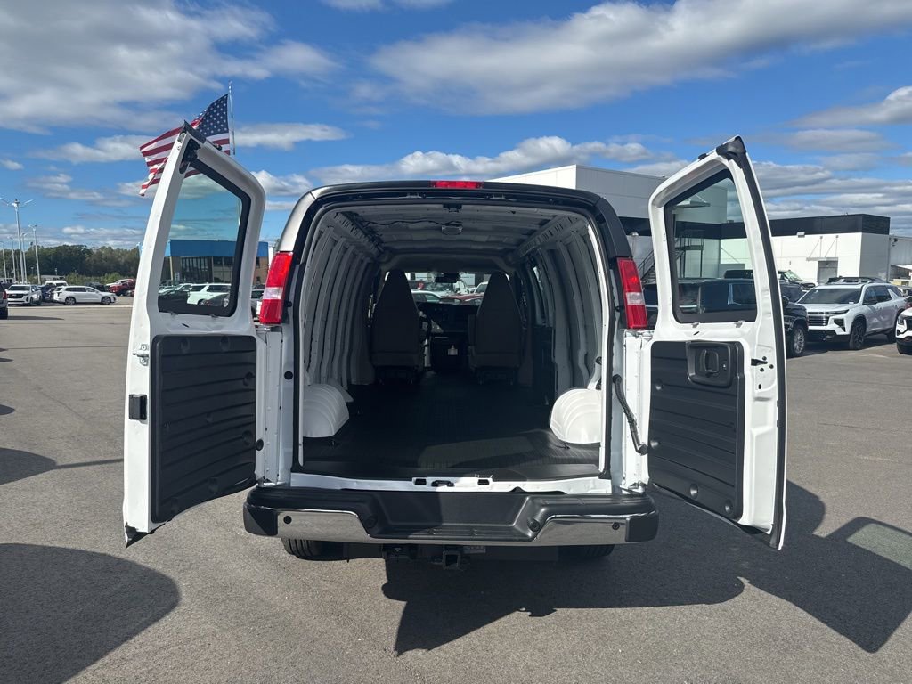 New 2025 Chevrolet Express 3500 Extended w/ Driver Convenience Package RWD image 23