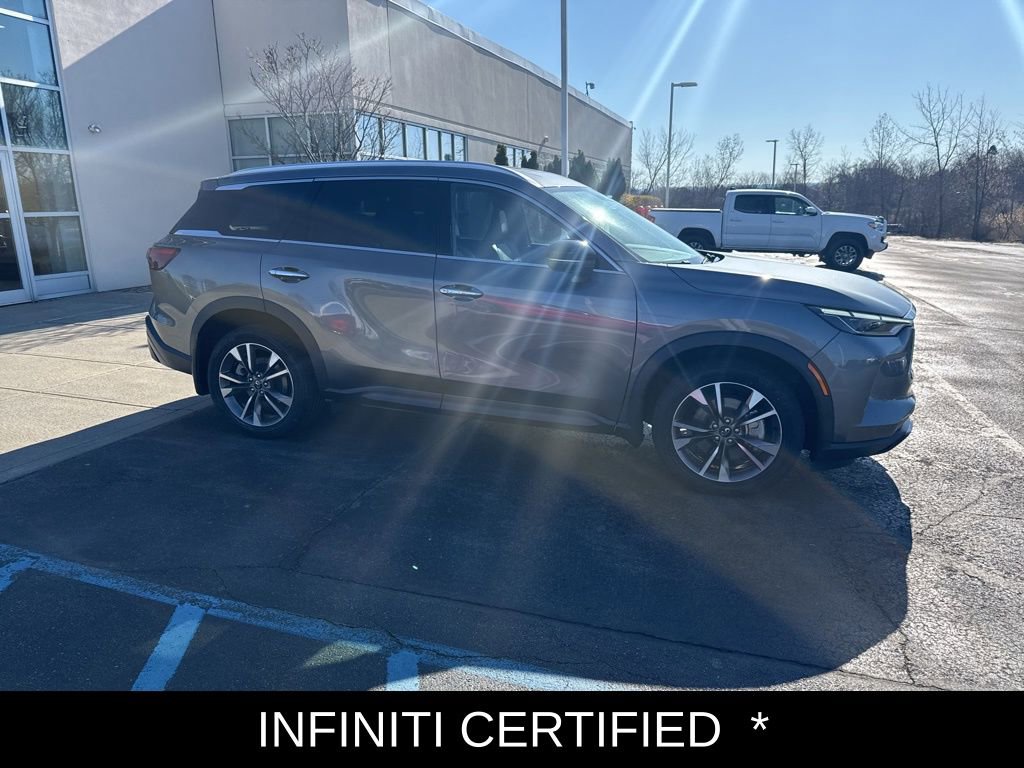 Certified 2023 INFINITI QX60 Luxe w/ Performance Audio Package image 3