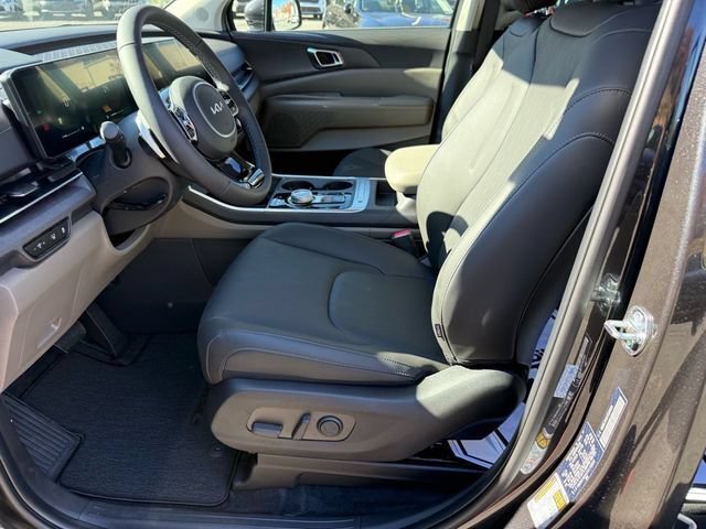 New 2026 Kia Carnival EX FWD image 7