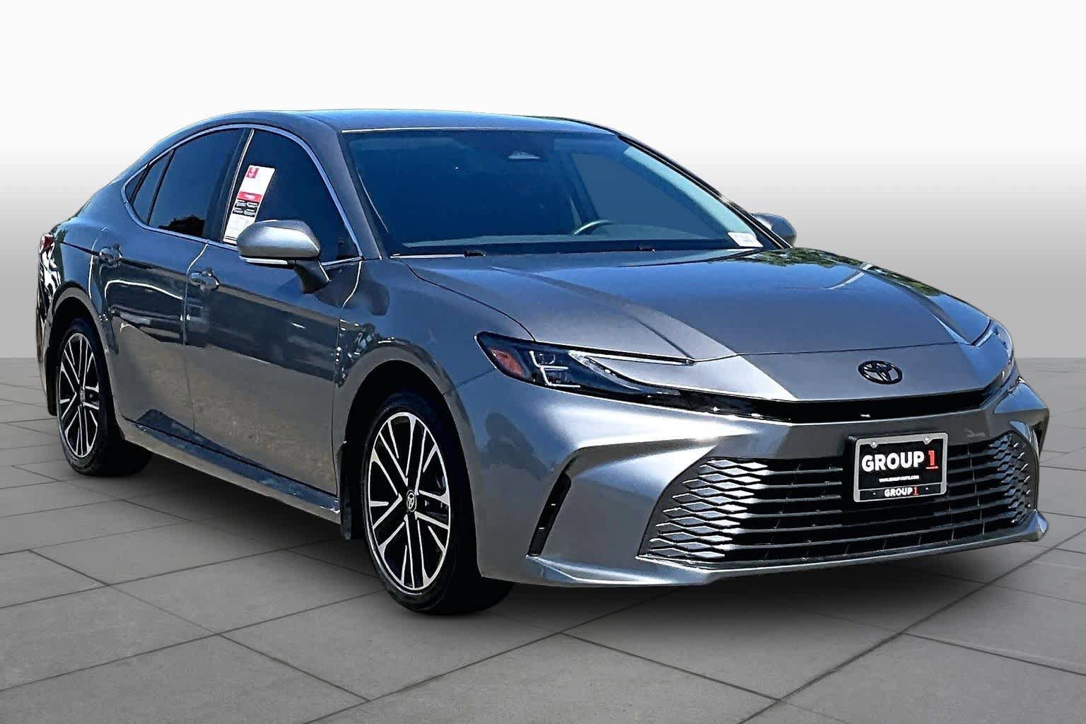 Used 2026 Toyota Camry XLE FWD image 2