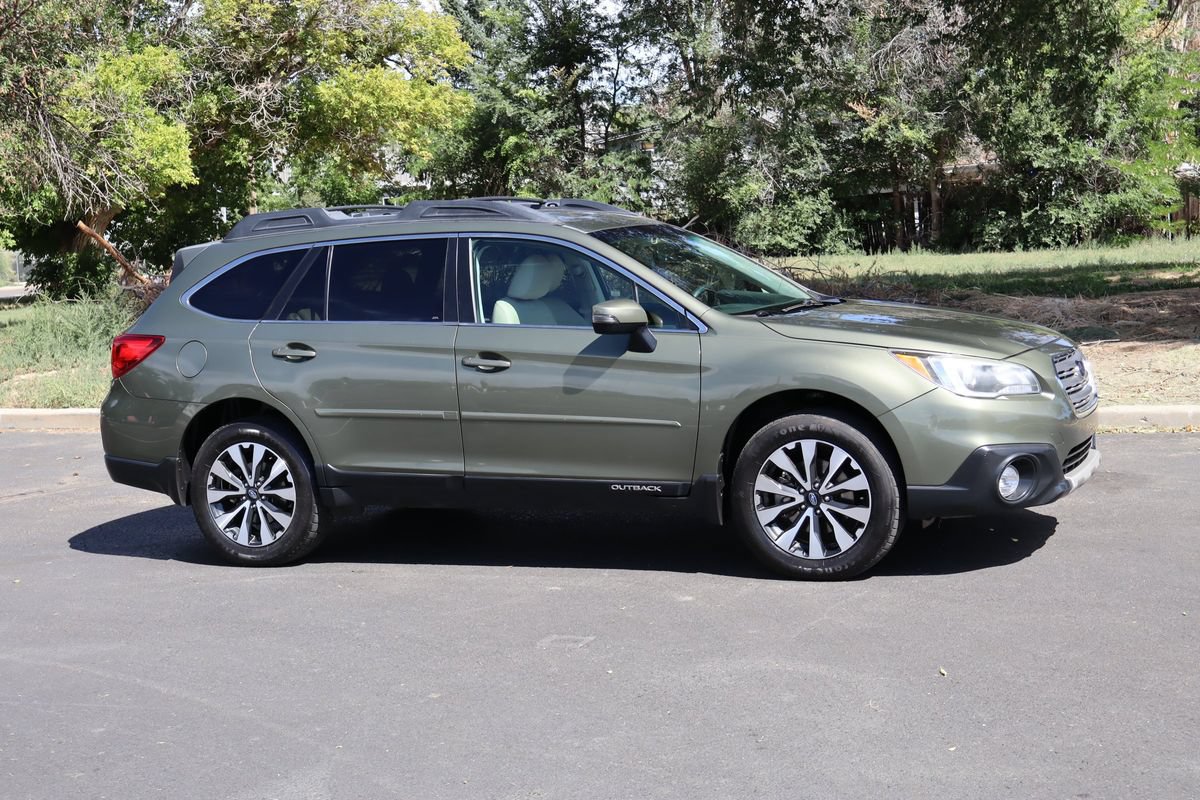 Used 2017 Subaru Outback 3.6R Limited AWD/4WD image 2