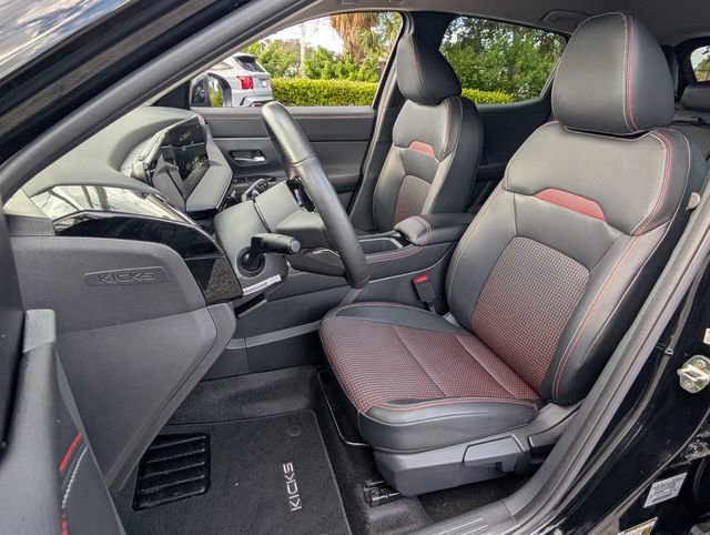 Used 2025 Nissan Kicks SR image 7