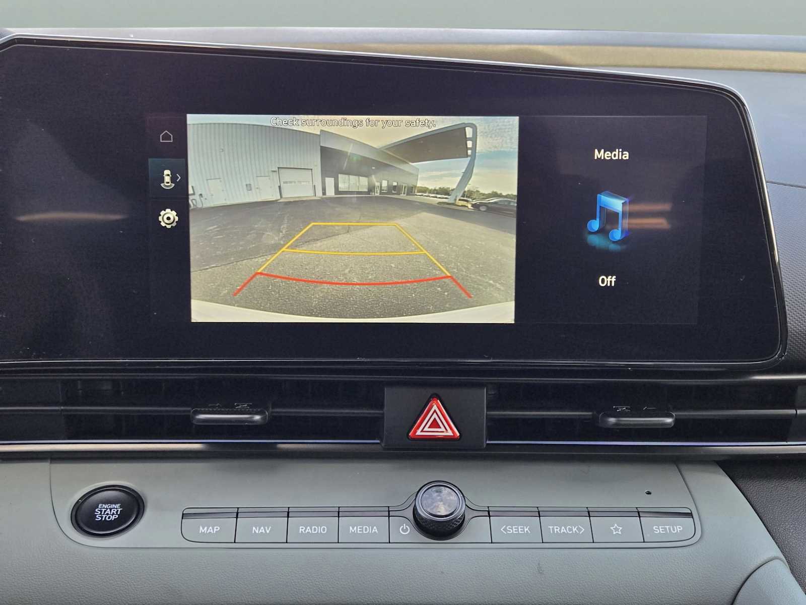 Used 2025 Hyundai Elantra Limited image 26