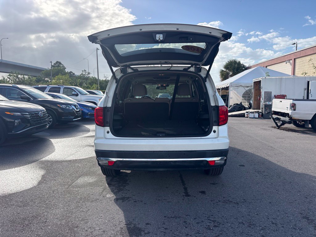 Used 2017 Honda Pilot Touring image 17