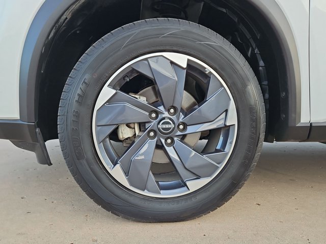 Used 2024 Nissan Rogue SV image 23