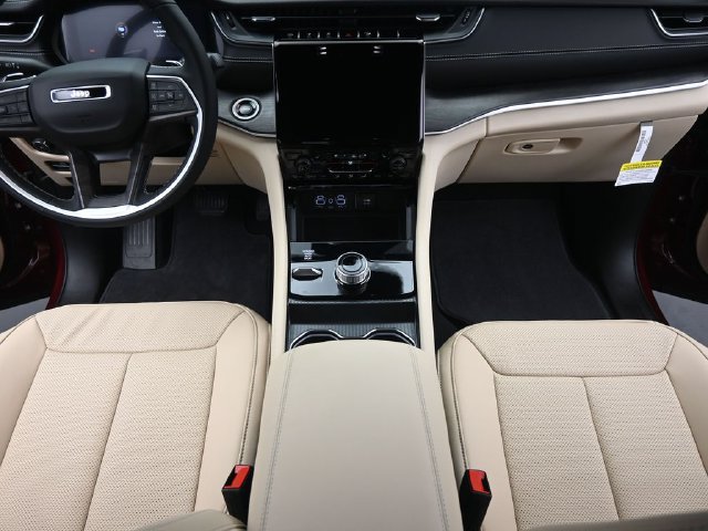 New 2025 Jeep Grand Cherokee L Limited w/ Luxury Tech Group II AWD/4WD image 25