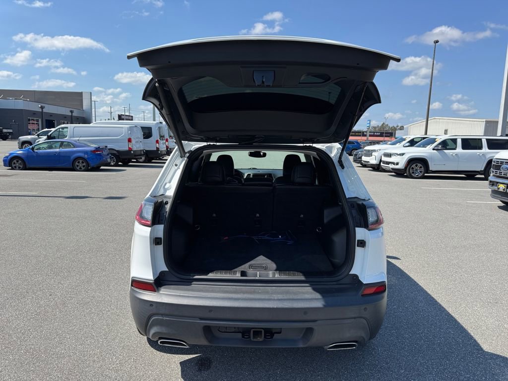 Used 2020 Jeep Cherokee Latitude Plus w/ Comfort/Convenience Group AWD/4WD image 18