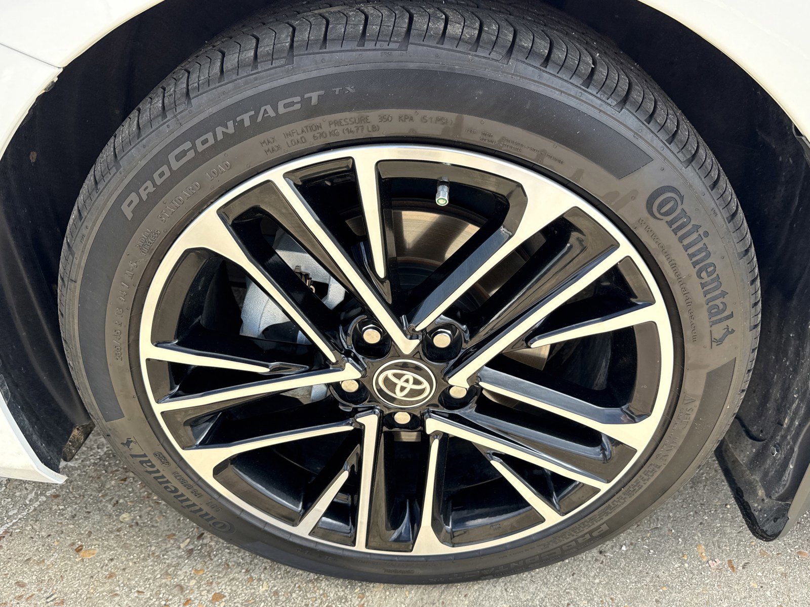 Used 2026 Toyota Camry XLE w/ Premium Plus Package image 10