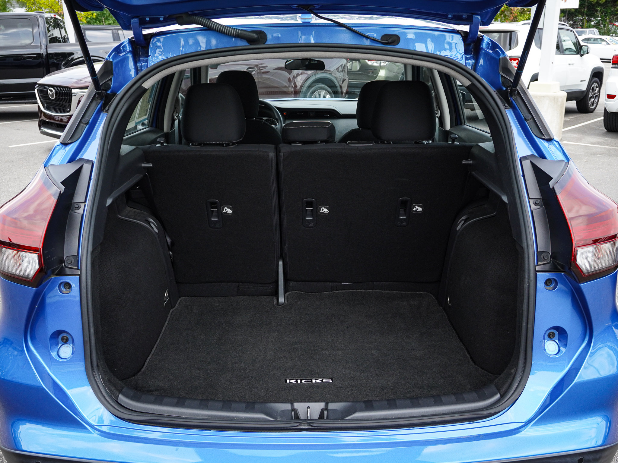 Used 2022 Nissan Kicks S FWD image 31