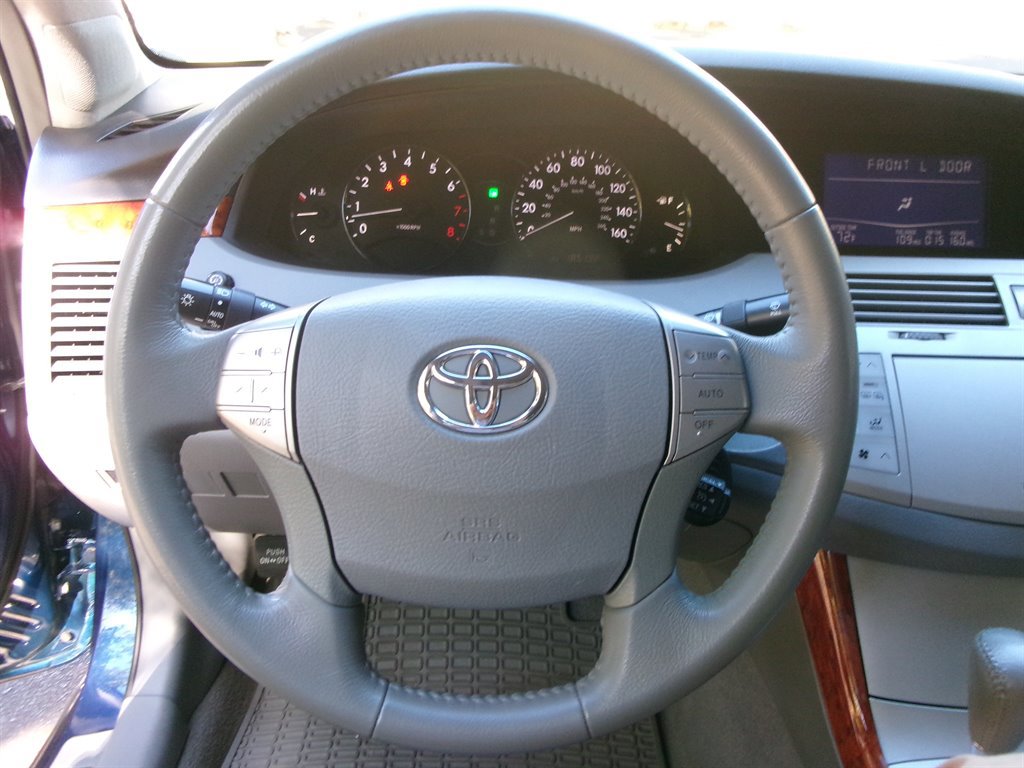 Used 2006 Toyota Avalon Limited image 36