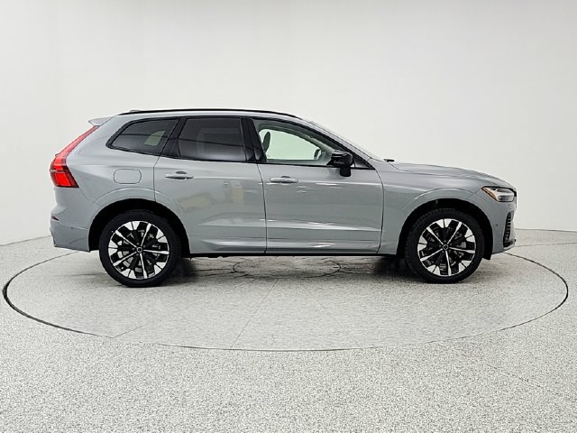 New 2026 Volvo XC60 T8 Plus w/ Climate Package AWD/4WD image 4