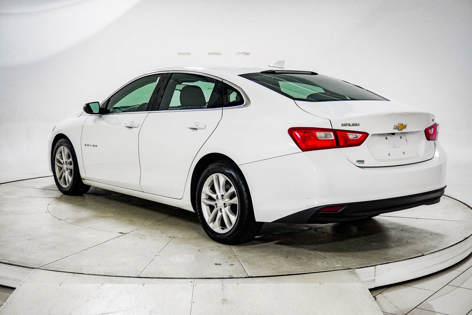 Used 2016 Chevrolet Malibu LT FWD image 5