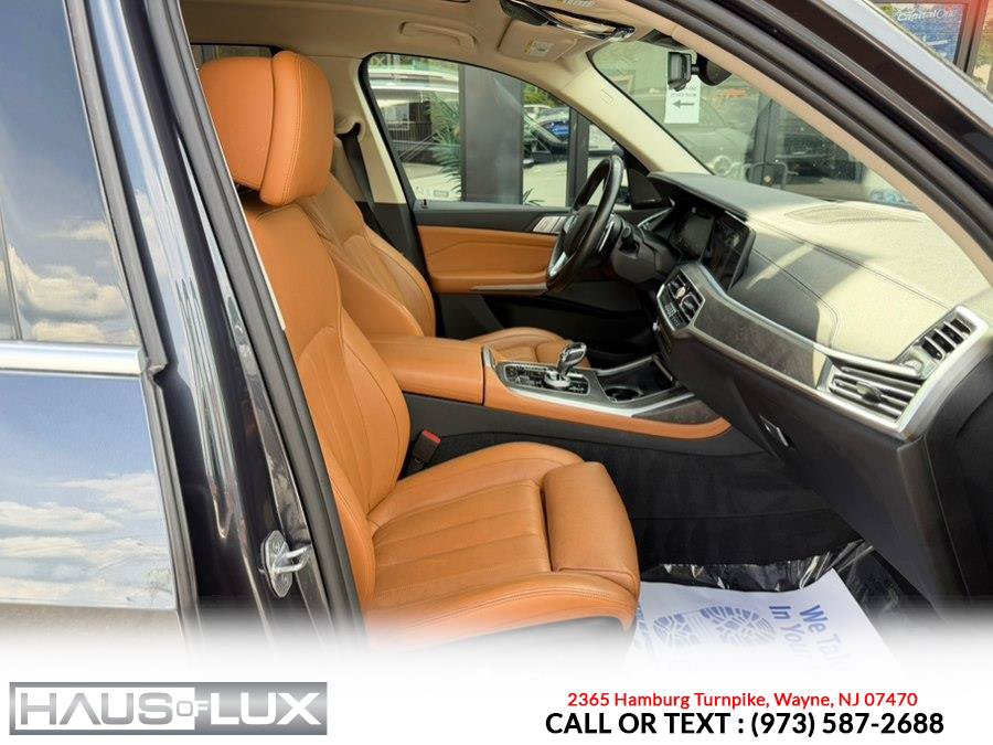 Used 2019 BMW X7 xDrive50i w/ Premium Package AWD/4WD image 16