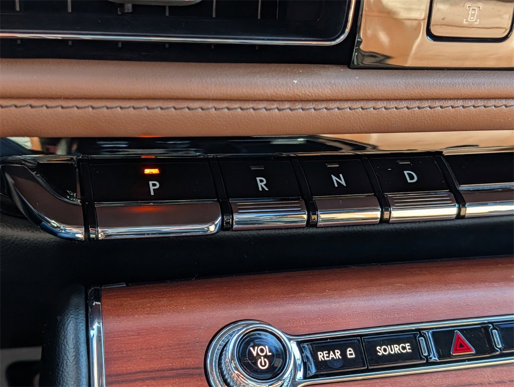 Used 2021 Lincoln Aviator Reserve w/ Equipment Group 201A image 24