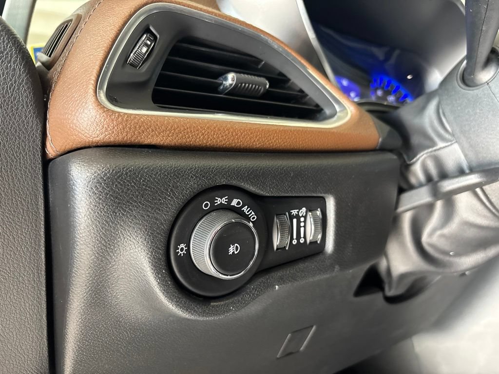 Used 2019 Chrysler Pacifica Limited FWD image 15