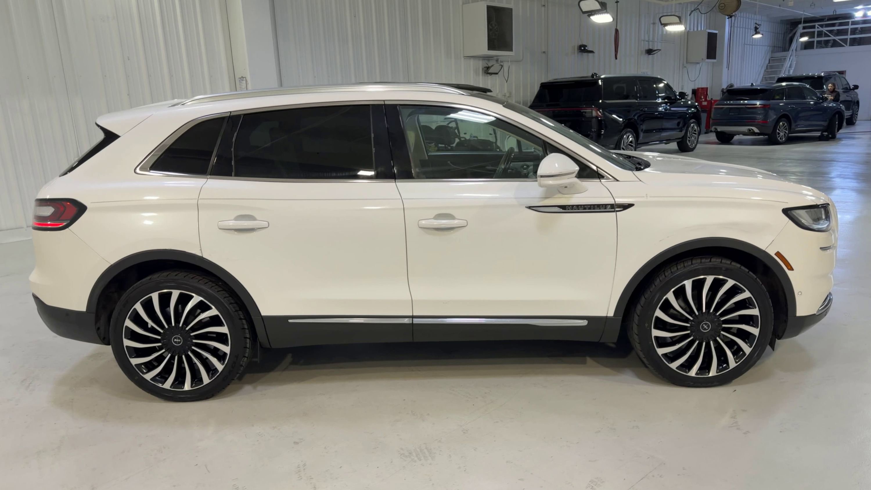 Used 2022 Lincoln Nautilus Black Label AWD/4WD image 2